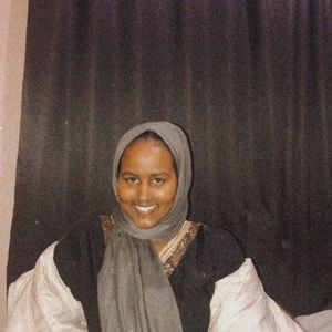 Meet your Posher, Amina